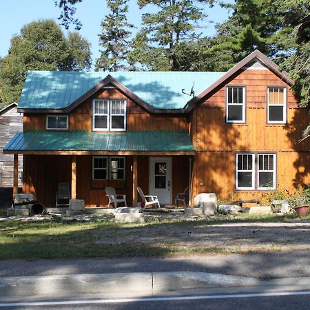 4 Bedroom Cottage On Manitoulin Island Next To Sand Beaches! Providence Bay Exterior foto